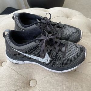 NIKE running shoes 6.5